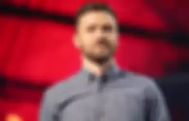 Penyanyi pop Amerika Serikat, Justin Timberlake, berbicara di atas panggung saat menghadiri acara XQ