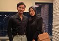 Serasi Banget! Lihat Tampilan Kompak Fairuz A. Rafiq dan Suami Pakai Jaket Denim yang Modis Abis