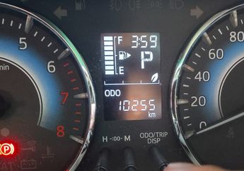 Indikator Bensin Toyota Rush Ada Tanda Panah ke Kanan, Apa Ya Artinya?