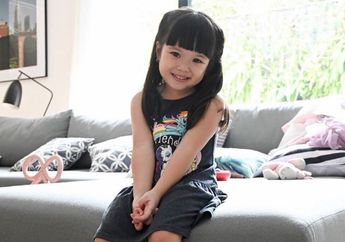 Bak Anak ABG, Aksi Gempita Nora Marten Berbikini di Tepi Pantai Bikin Gemas!