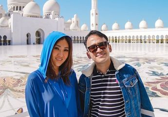 Rekomendasi Blazer ala Sarwendah Saat Berlibur di Abu Dhabi dengan Harga Terjangkau!