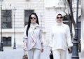 Gaya Kembar Syahrini dan Aisyahrani Kenakan Sepatu Belasan Juta, Punya Incess Lebih Murah?