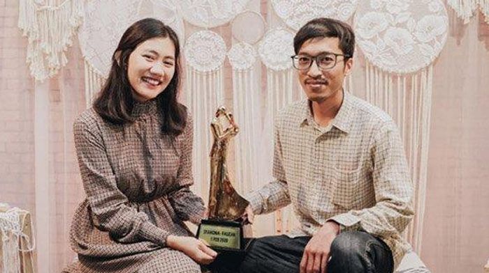 Viral kisah pernikahan tanpa resepsi dan honeymoon tour keliling Jawa-Bali.