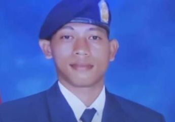 Sempat Kembali Lagi ke Rumah Setelah Pamit akan Berlayar, Denny Richi Gugur Bersama KRI Nanggala-402 dan Tinggalkan Istri yang Hamil 8 Bulan