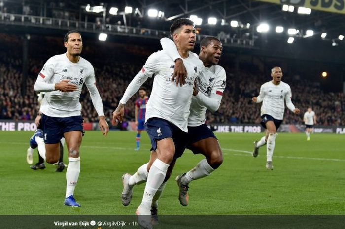 Roberto Firmino melakukan selebrasi usai mencetak gol kemenangan Liverpool atas Crystal Palace di Selhurst Park, Sabtu (23/11/2019).