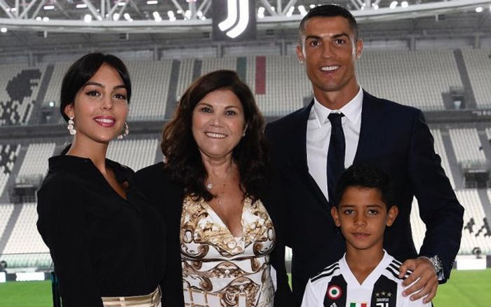 Potret keluarga bahagia Cristiano Ronaldo.