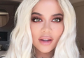 Style Rambut Ala Khloe Kadarshian, Super Blonde dengan Sexy Wavy