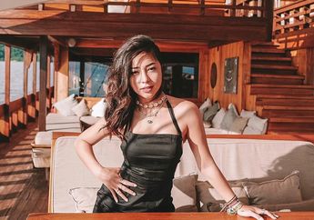 Tampil Chic, Nikita Willy Punya 4 Model Boots Hitam yang Kece!