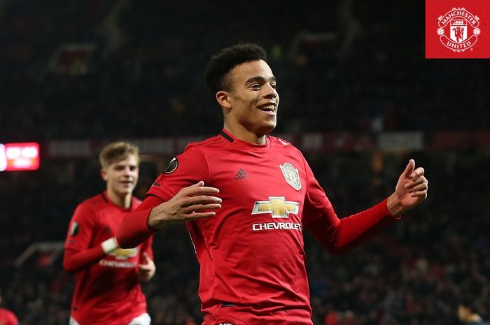 Penyerang Manchester United, Mason Greenwood, merayakan gol yang dicetak ke gawang AZ Alkmaar dalam laga Grup L Liga Europa di Stadion Old Trafford, Kamis (12/12/2019).