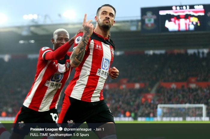 Striker Southampton, Danny Ings, melakukan selebrasi usai mencetak gol ke gawang Tottenham Hotspur pada lanjutan Liga Inggris.