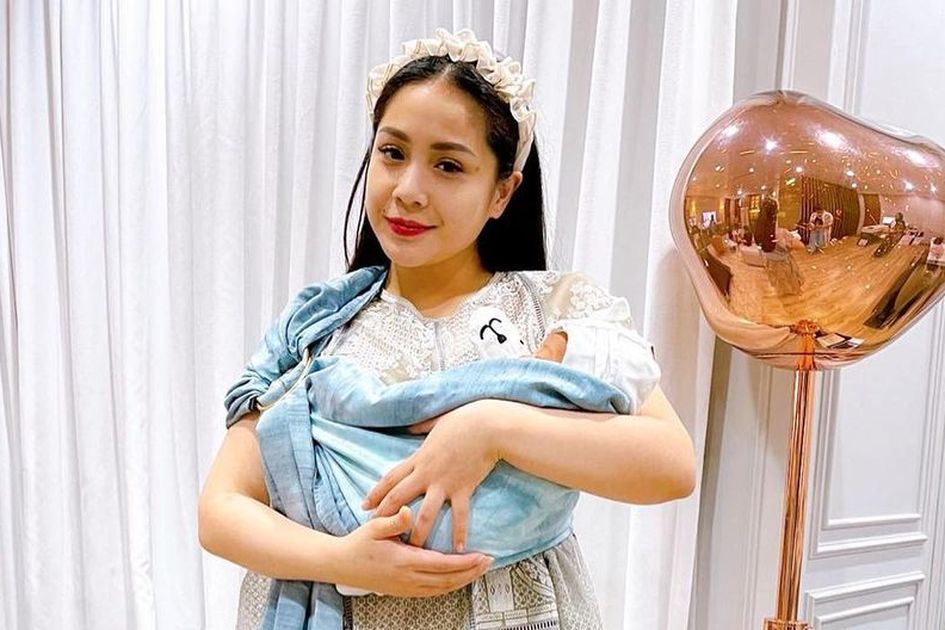 Nagita slavina bugil. Nagita Slavina Colmek dalam mobil