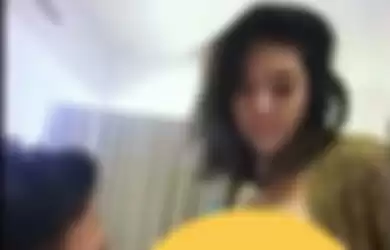 Usai video syur bersama Gisel  berdurasi 19 detik viral, kini muncul versi 38 menit dengan pemeran Michael Yukinobi de Fretes.