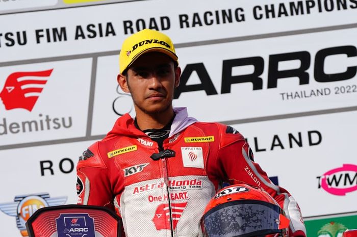 Pembalap Indonesia, Andi Farid Izdihar, menjuarai kelas SS600 dari Asia Road Racing Championship setelah menyapu bersih kemenangan pada seri terakhir di Buriram, Thailand.