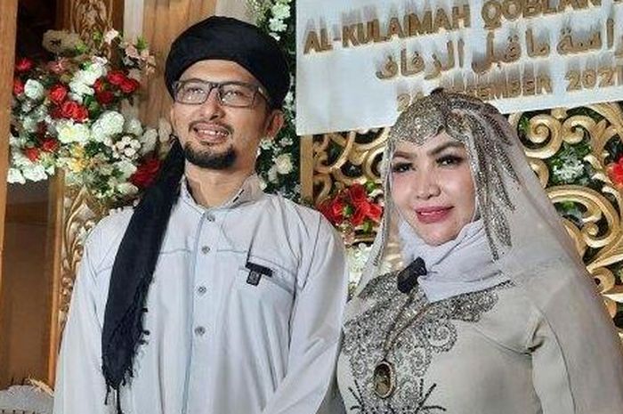 Roro Fitria dan Andri Irawan bakal bulan madu naik motor