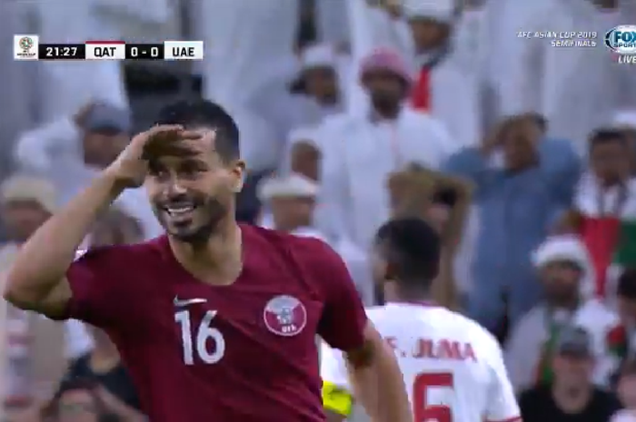 Selebrasi pemain Qatar, Boualem Khoukhi usai mencetak gol ke gawang Uni Emirat Arab pada laga semifinal Piala Asia 2019 di Stadion Hazza Bin Zayed, Selasa (29/1/2019).