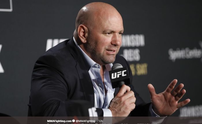 Presiden UFC, Dana White saat menjalani sesi konferensi pers.