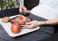 Tetap Puasa Saat Hamil Bisa kok, Asal Sahur dan Bukanya Seperti Ini