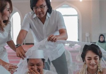 Jarang Tersorot Tak Banyak yang Tahu! Ini Dia Sosok Menantu Ari Lasso Momen Sakral di Mesjid Jadi Sorotan, Penampilan Marissa Mempesona Ternyata Profesinya Mentereng