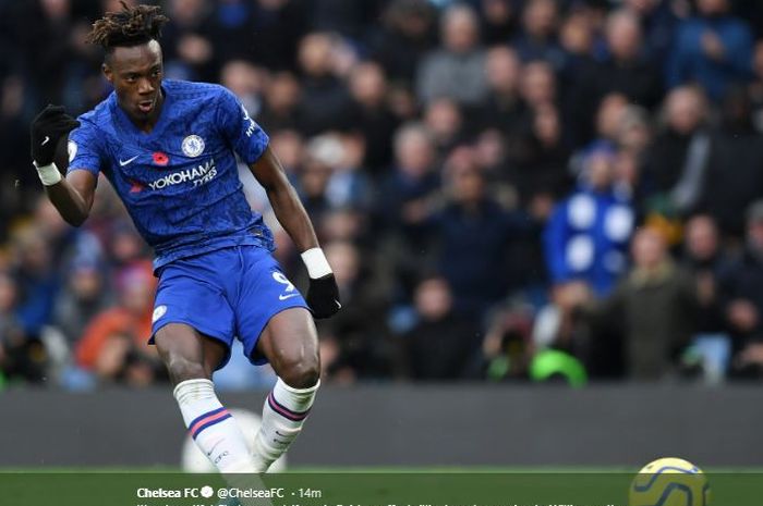 Striker Chelsea, Tammy Abraham, saat mencetak gol ke gawang Crystal Palace pada laga lanjutan Liga Inggris.