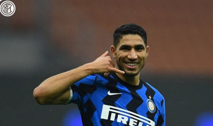 Achraf Hakimi setelah mencetak gol dalam laga Inter Milan vs Spezia di pekan ke-13 Liga Italia, Minggu (20/12/2020) di Giuseppe Meazza.