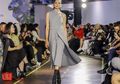 Tampil Menawan dengan Gaya Busana Ramah Lingkungan Karya Desainer Indonesia di Bali Fashion Trend 2020