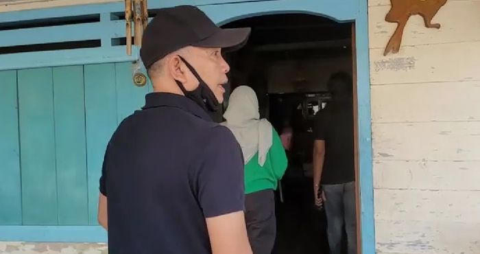 Umi Kalsum dan Ayah Rozak
