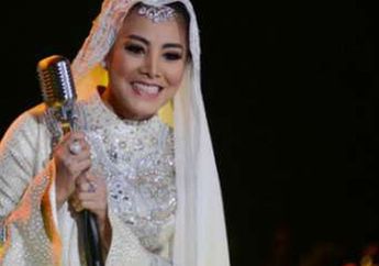 Dikira Trauma Usai Alami KDRT dan Pergoki Perselingkuhan Mantan Suami yang Tega Menabraknya Saat Tengah Mesra dengan Wanita Lain di Mobil, Cici Paramida Bagikan Kabar Bahagia Usai Miliki Kekasih Baru, Berondong Asal Arab!