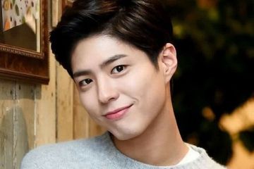Park Bo Gum Transforms Into A Stunning Bodyguard In “Record Of Youth”