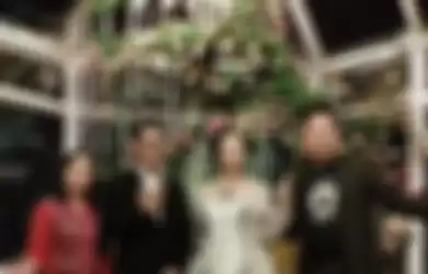 Bahagia Tengku Resi pernikahannya dihadiri para kerabat 