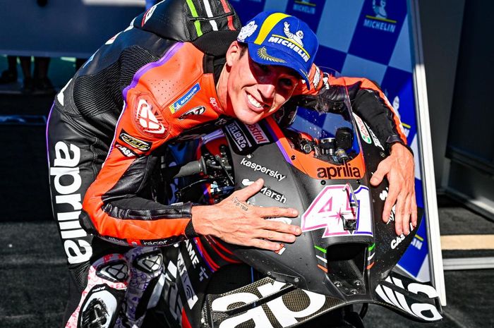 Berhasil meraih kemenangan pertama dalam kariernya, Aleix Espargaro dijagokan menjadi juara dunia MotoGP 2022.