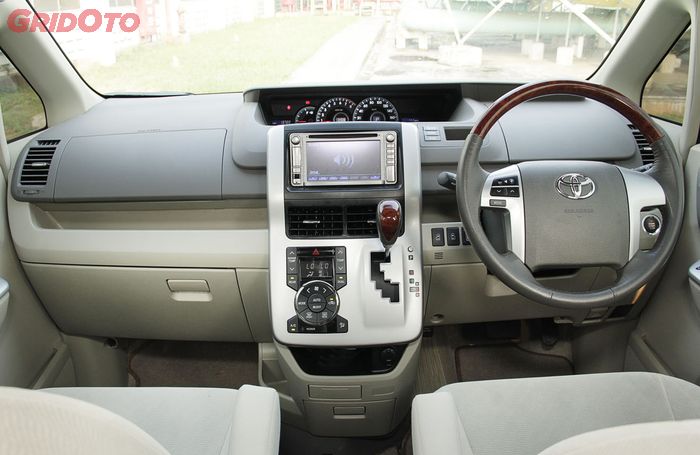 Otoseken Patokan Harga Toyota Nav1  Bekas MPV Mewah Rp 