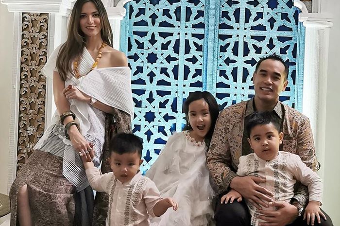 Keluarga Nia Ramadhani