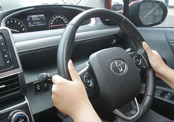 Posisi Tangan Saat Kemudikan Mobil, Ingat Lagi Supaya Aman Terkendali