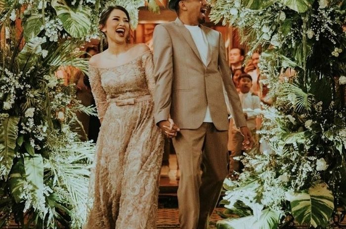 Ungkapkan Rasa Rindu pada Mendiang Suami, Mutia Ayu Bagikan Potret Pernikahan dengan Glenn Fredly 