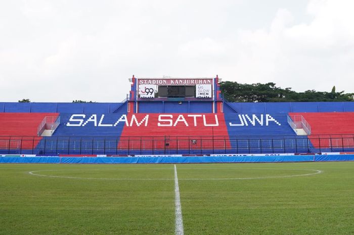 Stadion Kanjuruhan Malang Jawa Timur , termasuk salah satu stadion yang akan direnovasi pemerintah Indonesia.