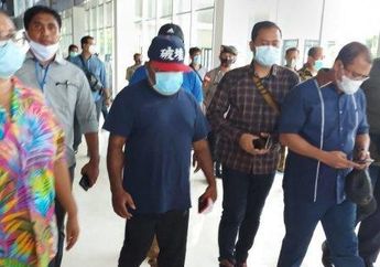 Seolah Tantang Jokowi Soal Cap Teroris KKB, Ini Sosok Gubernur Papua yang Baru Saja Dideportasi dari Papua Nugini
