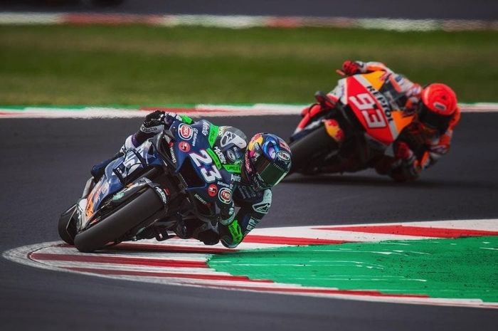 Enea Bastianini (nomor 23) ungguli Marc Marquez di MotoGP Misano 2021