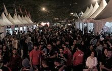 hundreds of Honda motorbikes make a scene in Pontianak