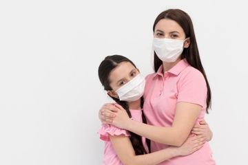 Ilustrasi pakai masker.
