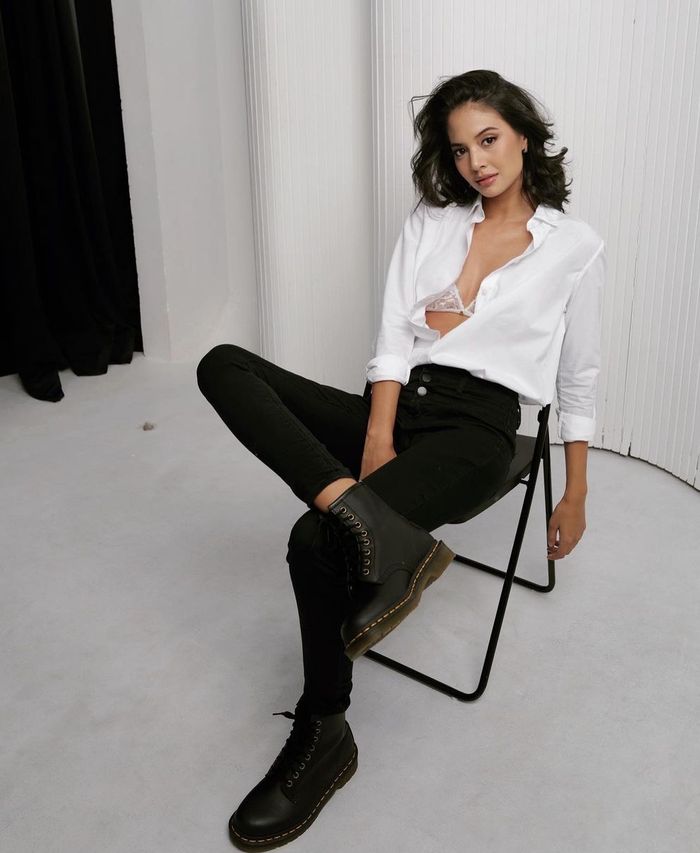 Tampilan seksi Aurelie Moeremans