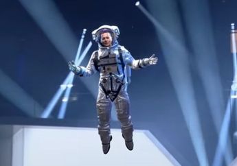 Ini Video Johnny Depp Melayang Jadi Astronot di MTV Video Music Award 2022!