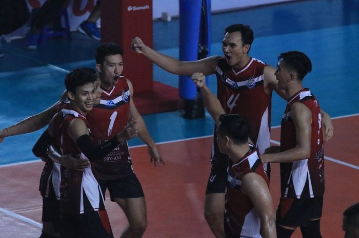 LavAni mengalahkan Samator dalam babak penyisihan grup Livoli Divisi Utama 2023 di di Indoor Stadium Indomilk Sport Center, Legok, Kabupaten Tangerang, 9 November 2023.