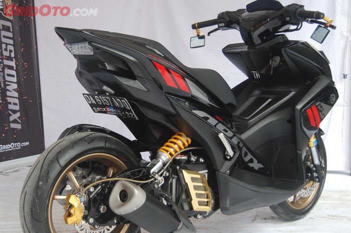 Modifikasi Aerox 155 Hitam