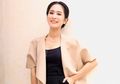 Tanpa Tenteng Tas Mewah, Istri Produser Tajir Bunga Zainal Tampil Cantik Pakai Busana Tanpa Lengan Saat Kumpul Bareng Geng Sosialita