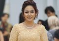 Anggunnya Anisha Dasuki, Moderator Debat Capres 2019 Tahap Kedua dengan Deretan Outfit Kebaya!