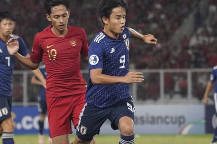 Bintang timnas U-19 Jepang, Takefusa Kubo, beraksi kontra tuan rumah timnas Indonesia pada laga perempat final Piala Asia U-19 2018.