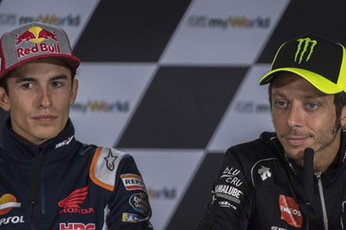 Dua pembalap juara dunia di MotoGP, Marc Marquez (kiri) dan Valentino Rossi (kanan).