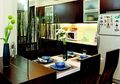 Desain Linier dan Minimalis Lemari Dapur Siasati Mungilnya Apartemen