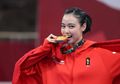 Atlet Indonesia Senang Menggigit Medali, Rupanya Ini Alasan di balik Pose Unik Itu!