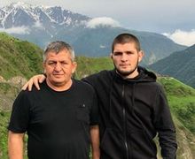 Ayah Alami Gejala COVID-19, Khabib: Rawat dan Hargai, Orang Tua Kunci Surga!